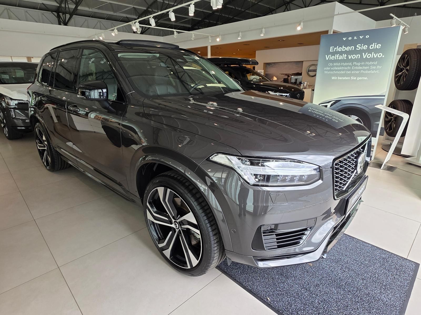Volvo XC90 Ultra Dark Recharge Plug-In Hybrid AWD foto 4