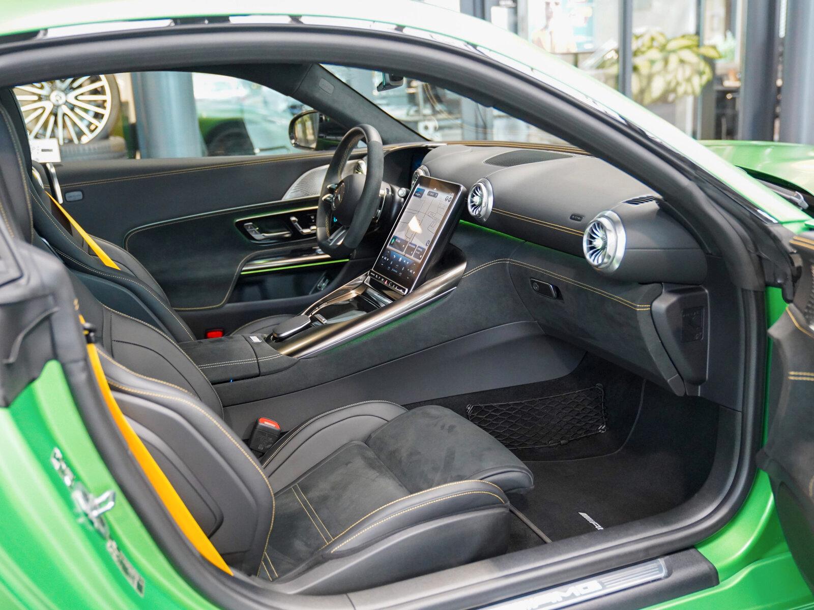 Mercedes-Benz AMG GT 63 S E PERFORMANCE green hell MATT tech