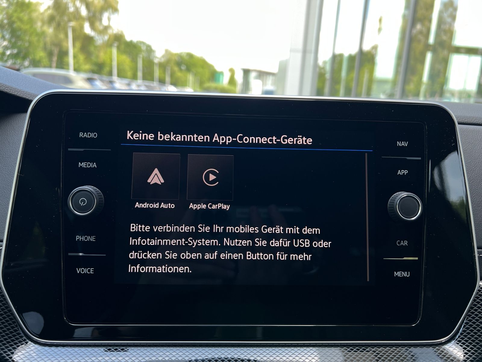 Fahrzeugabbildung Volkswagen T-Cross R-Line 1.5 TSI DSG *AHK,IQ.LIGHT,ACC,App
