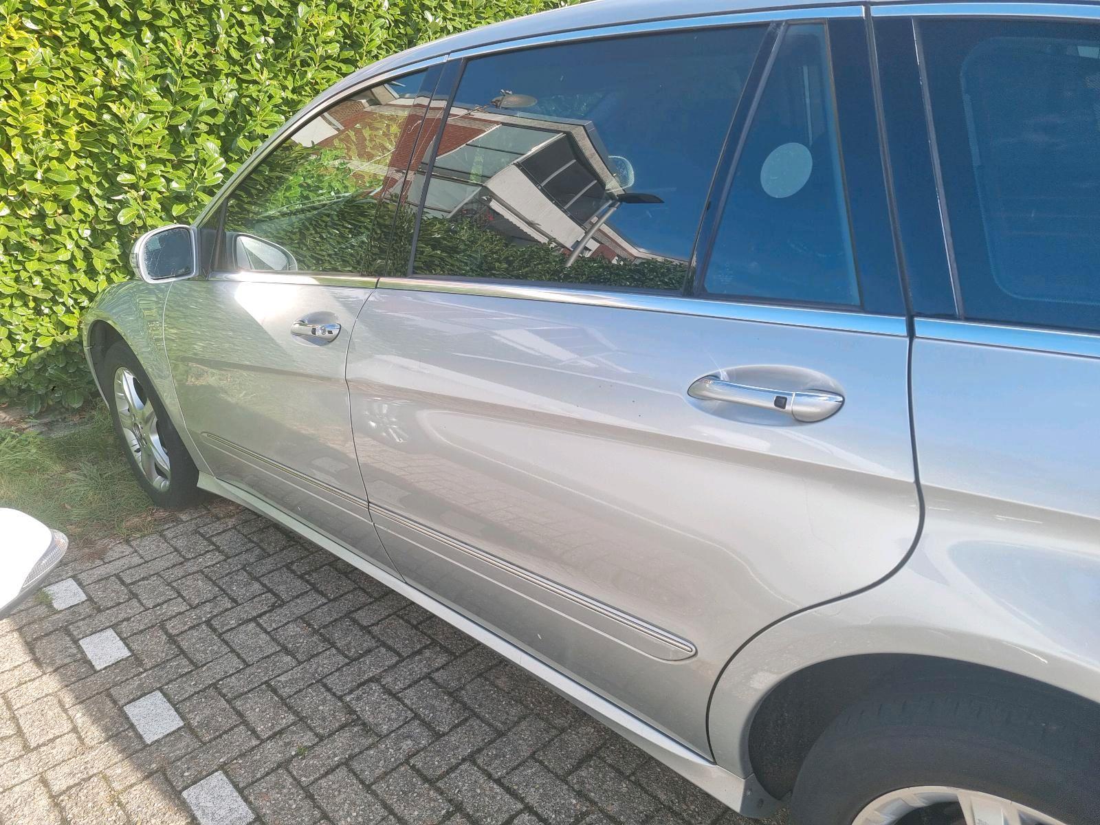 Mercedes-Benz R 320