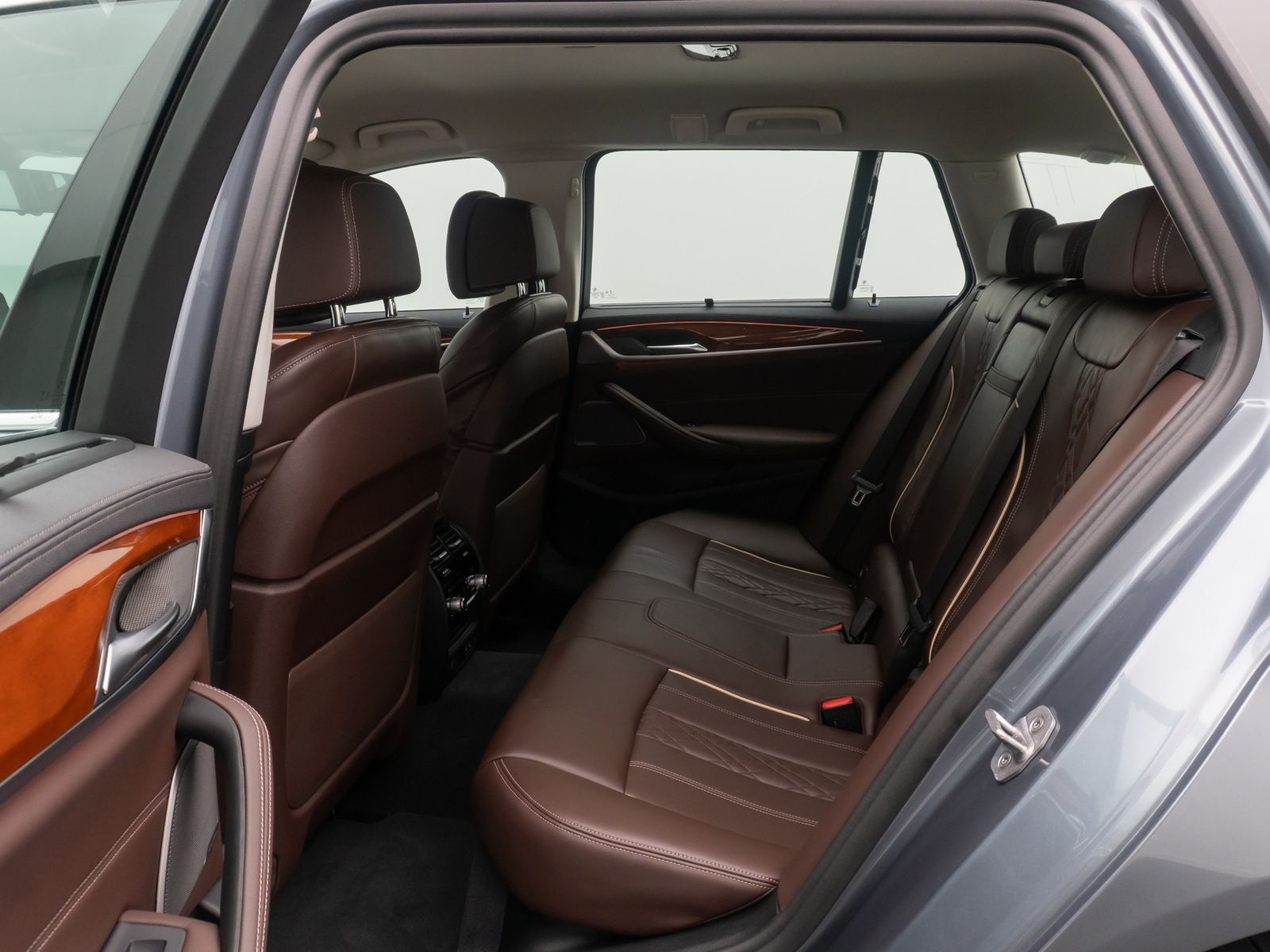 Fahrzeugabbildung BMW 530d xD Luxury Line AHK Alarm H/K DAB Individual