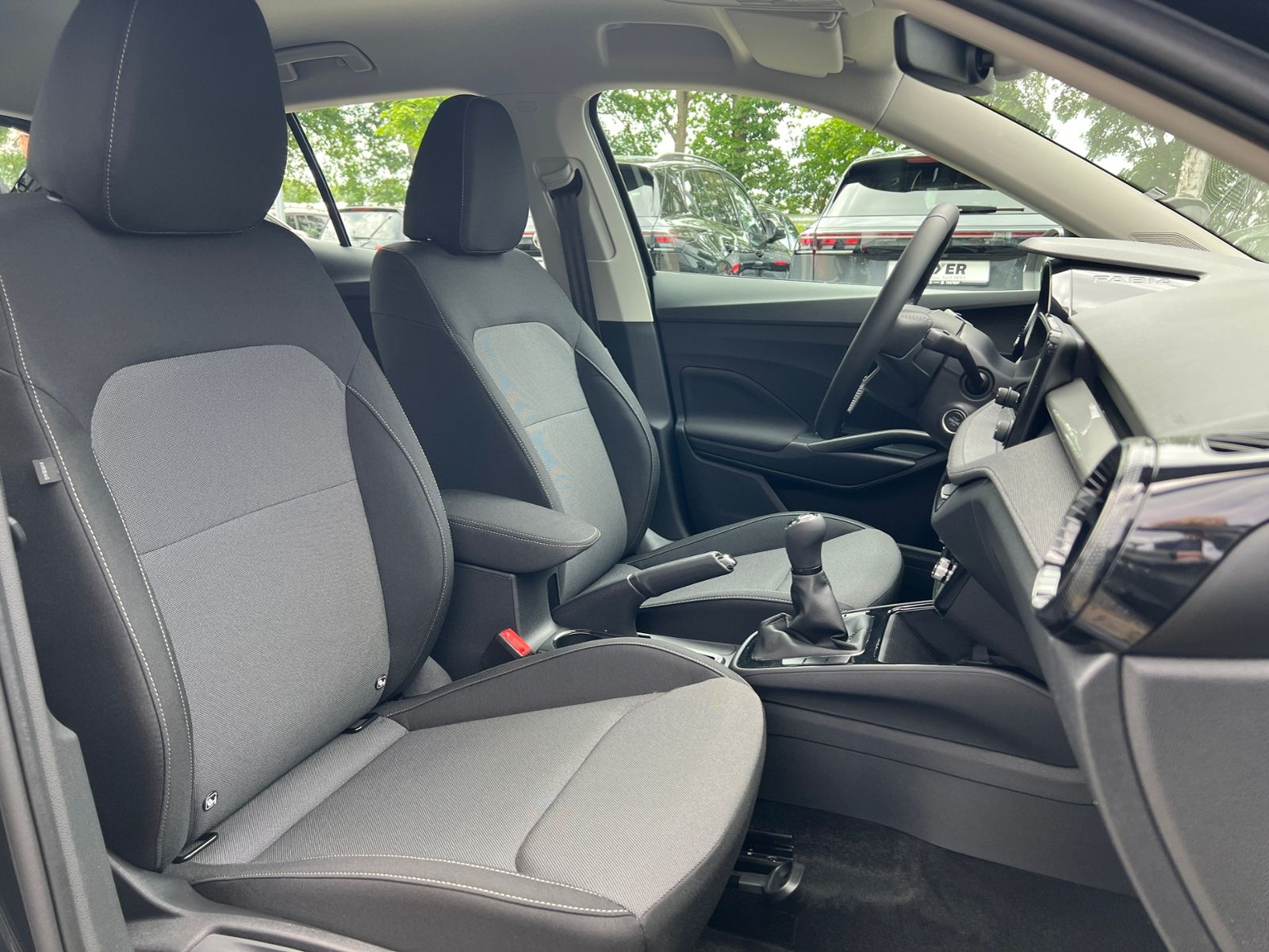 Fahrzeugabbildung SKODA Fabia  Selection 1.0 MPI *Climatronic, LED, Einp