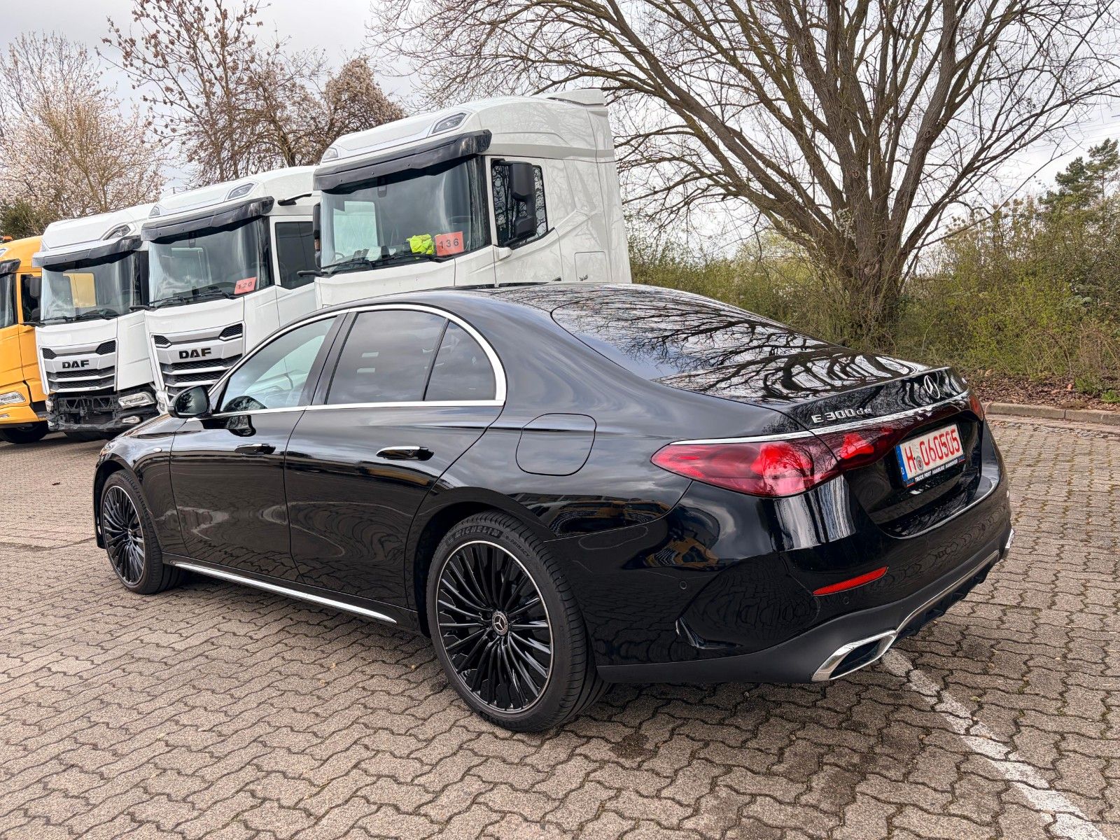 Fahrzeugabbildung Mercedes-Benz Limousine E 300 de 4Matic Edition AMG