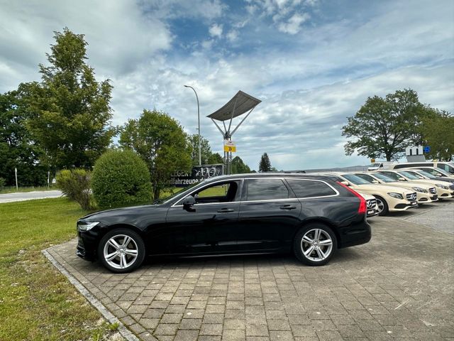 Volvo V90 Momentum Pro