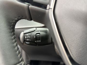 Peugeot 208 Active PT 100 Carplay+DAB+Bluetooth+Klima