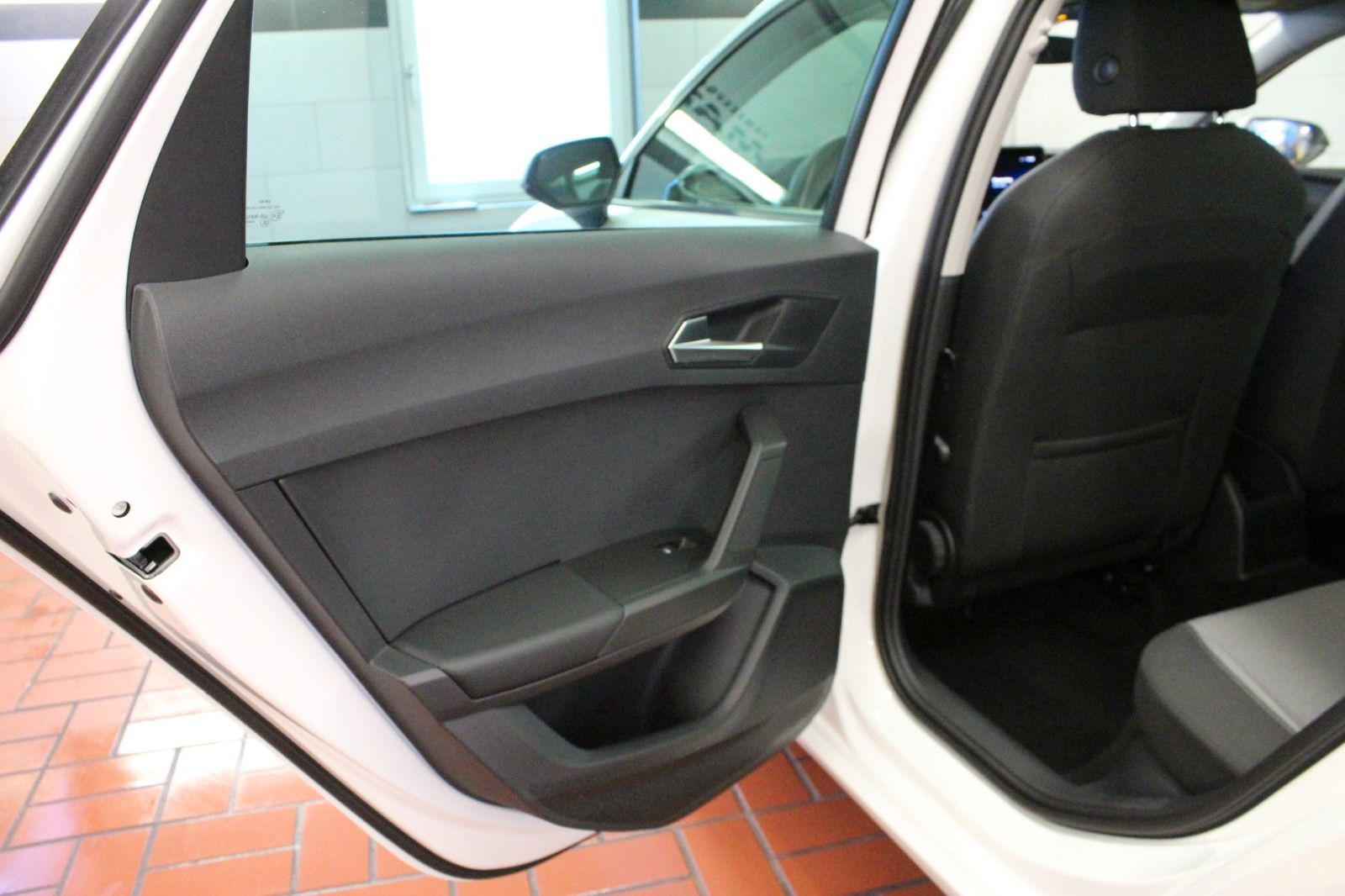 Fahrzeugabbildung SEAT Leon Sportstourer 1.5 Style DSG Automatik