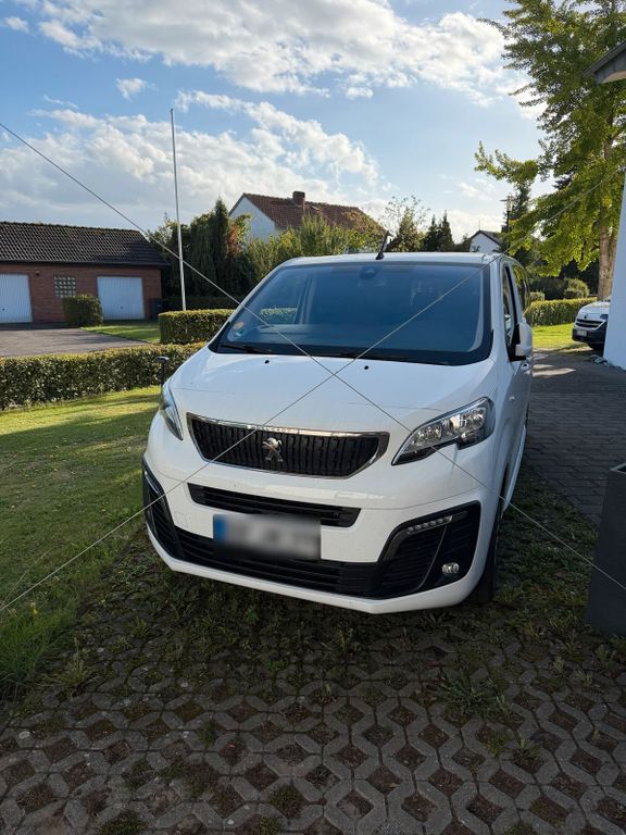 Image of Peugeot Traveller