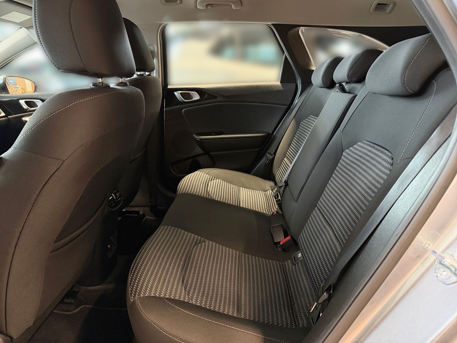 Fahrzeugabbildung Kia CEED_SW 1.5T 140 DCT7 VISION KOMF+ (NAV)