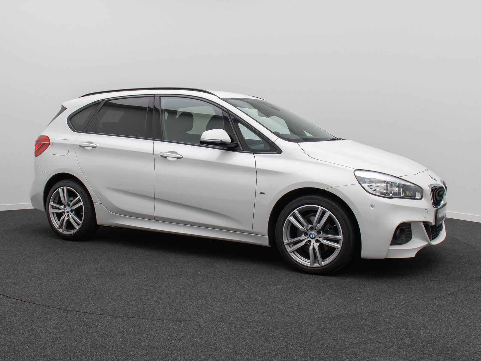 Fahrzeugabbildung BMW 220d Active Tourer M Sport HUD Alarm ParkAs HiFi