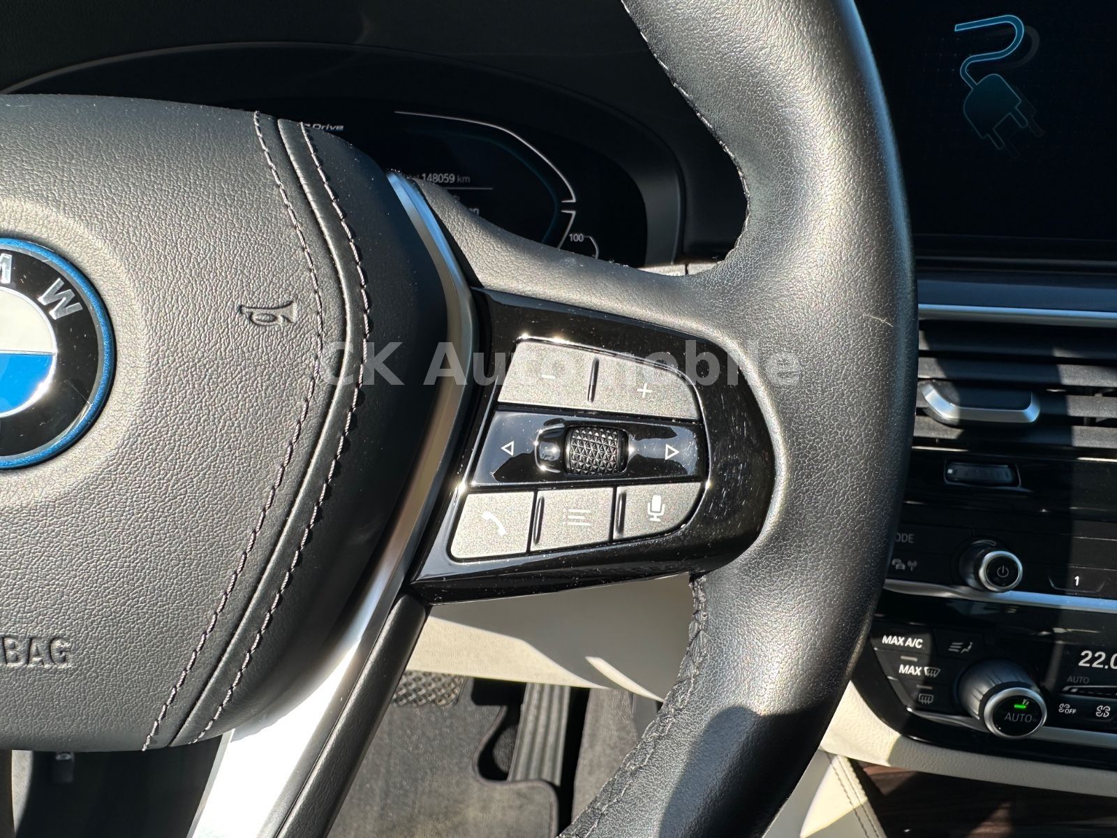 Fahrzeugabbildung BMW 530e xDrive Touring Luxury Line/Pano/LED/Kam/AHK