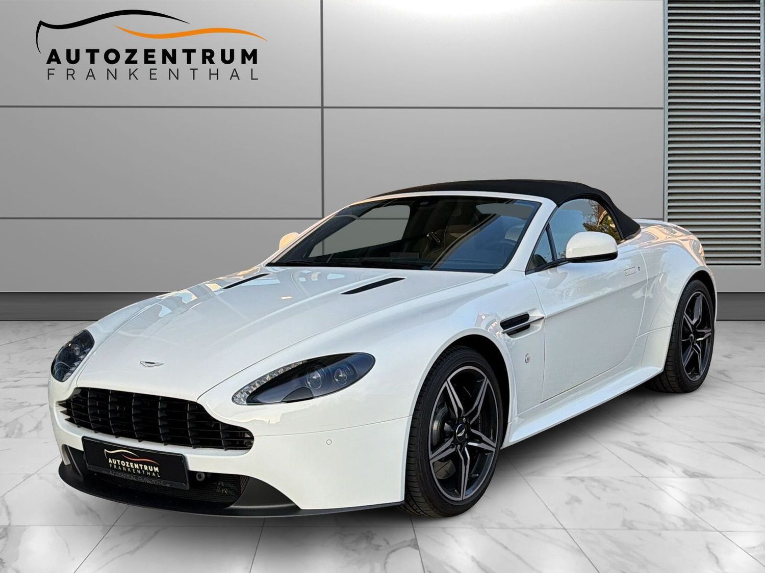 ASTON MARTIN V8 Vantage