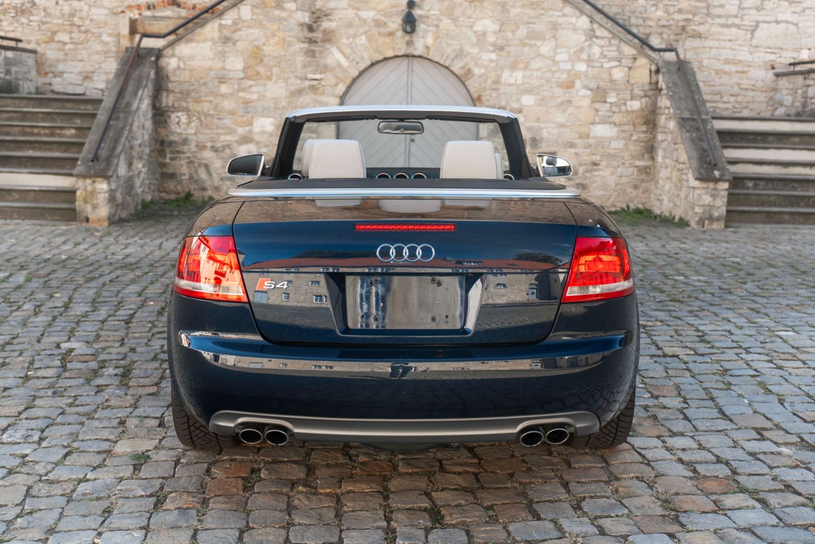 Fahrzeugabbildung Audi S4 Cabriolet 4.2 quattro TEMPOMAT M+S LEDER