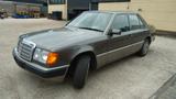 Mercedes-Benz E 230 - Mercedes-Benz E 230 aus 1991