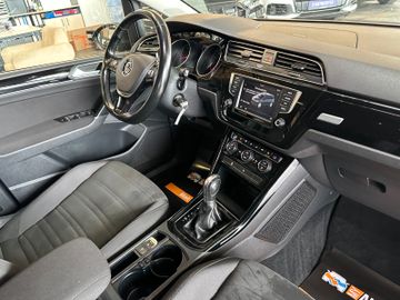 MYAUTOCENTER – Gebraucht- und Jahreswagen mit Werkstattservice in Pfaffenhofen Volkswagen Touran *AHK*ACC*PDC*3-Zonen*NAVI*1-HAND*