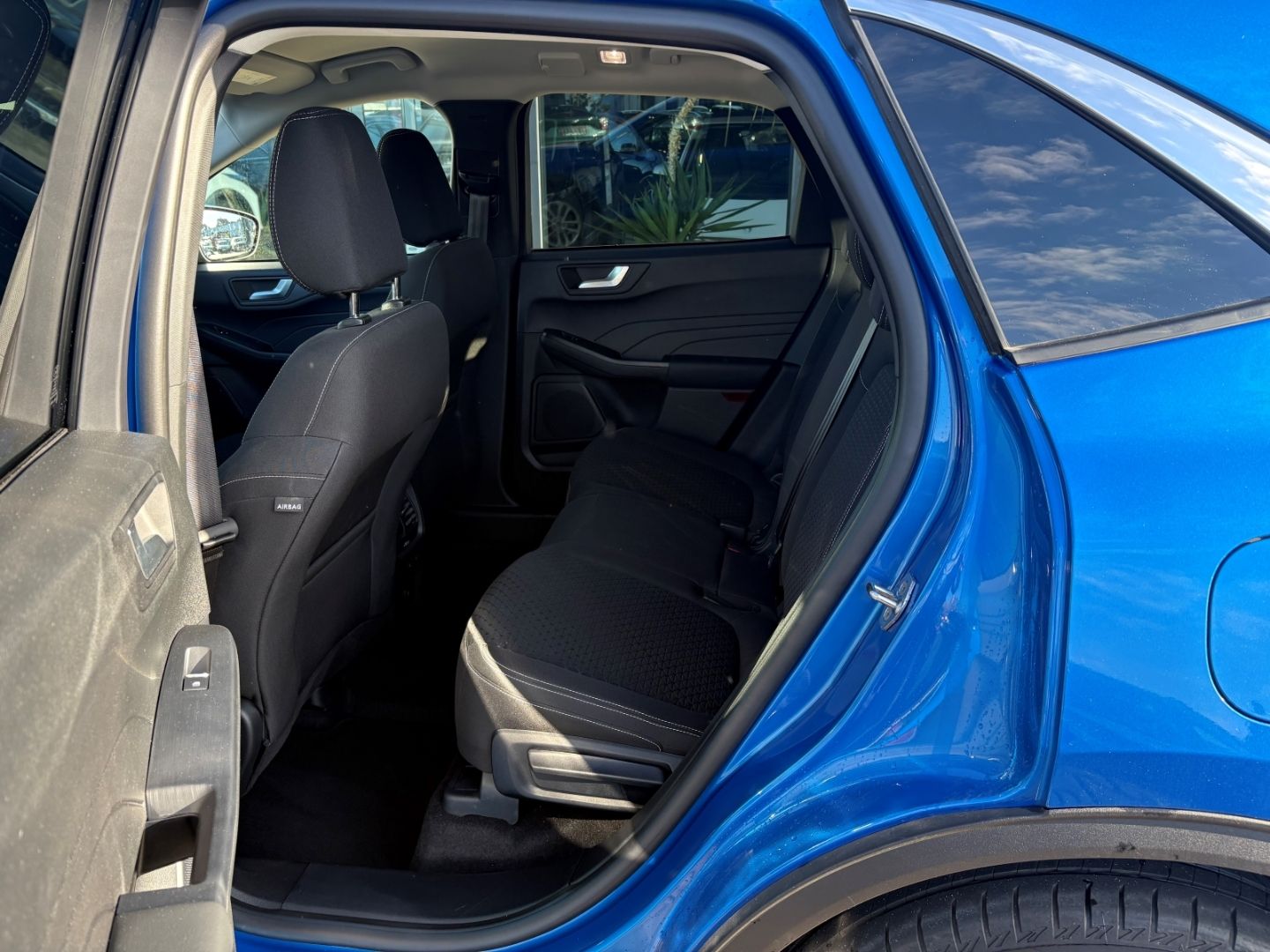 Fahrzeugabbildung Ford Kuga Titanium 1.5 VerkehrszeichenER Tempomat LED