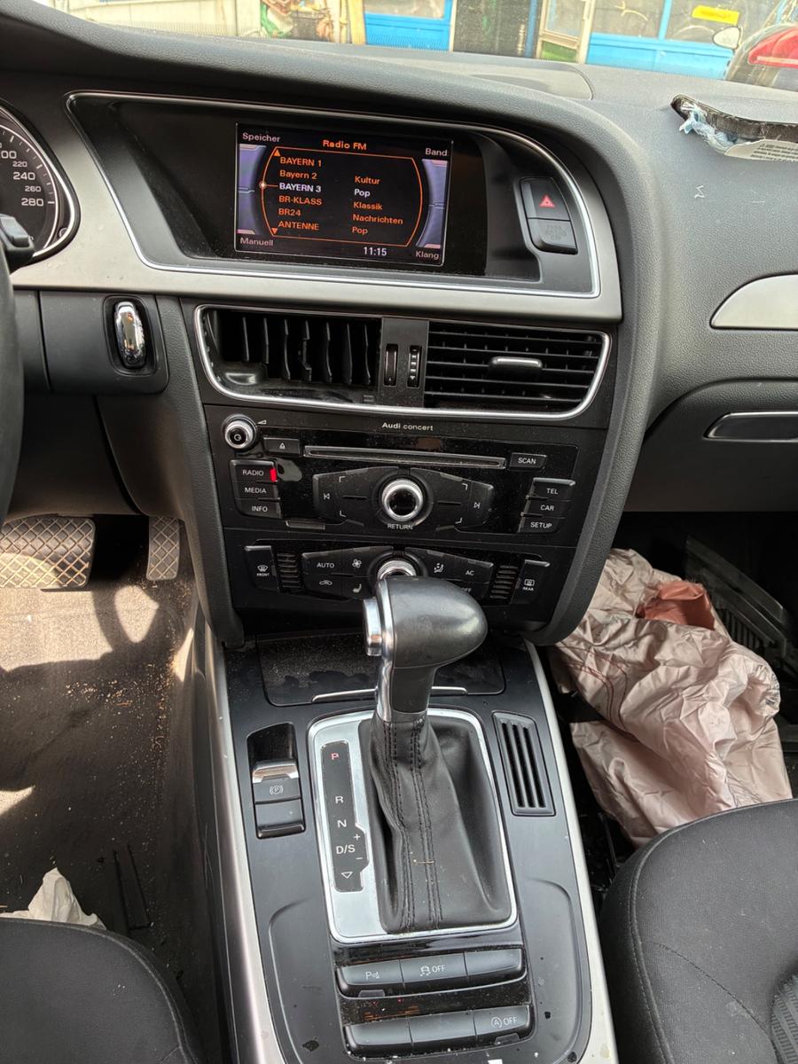 Audi A4 2012 — photo 8