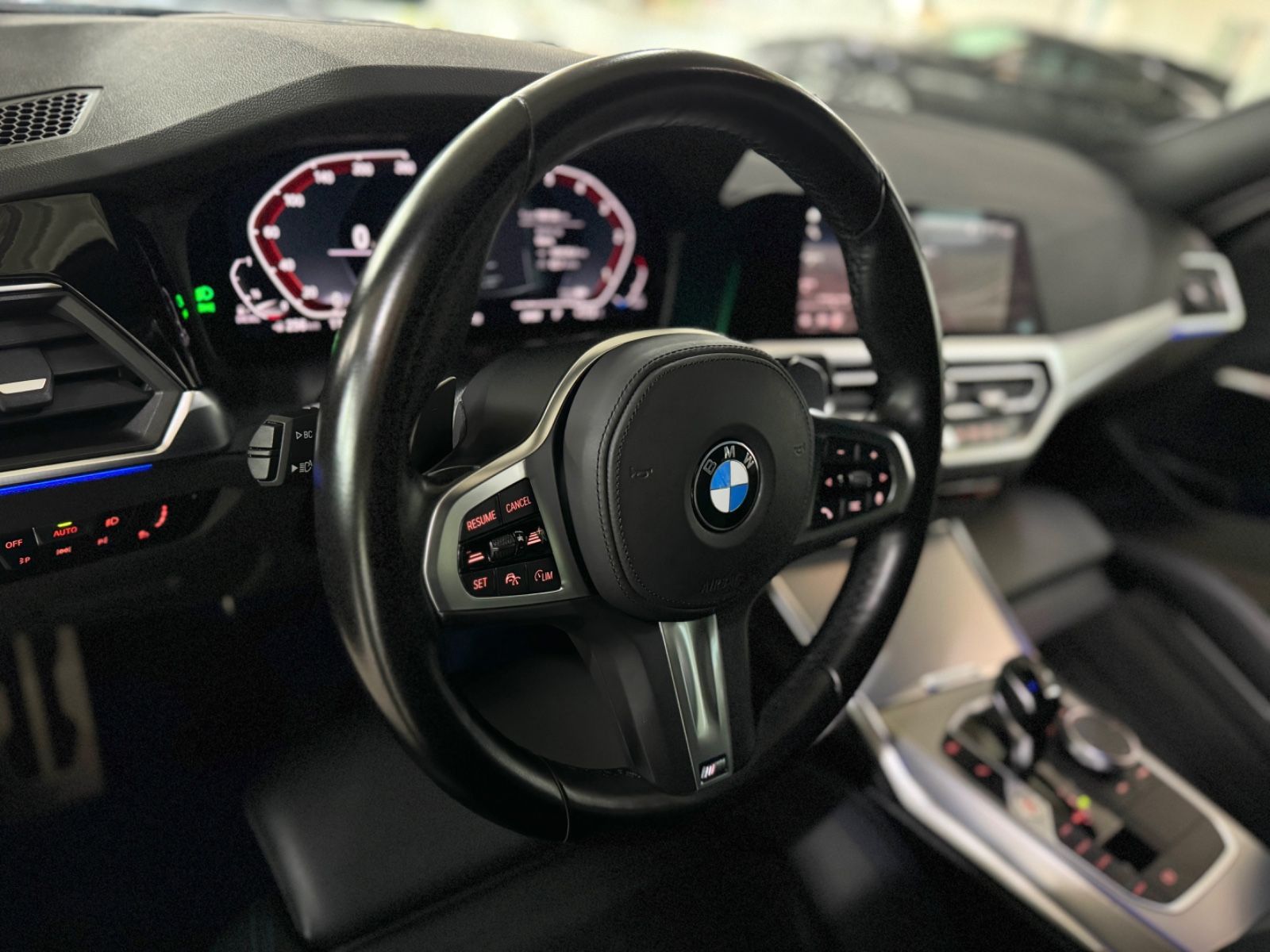 Fahrzeugabbildung BMW 320d M Sport ACC HiFi DAB Alarm Kamera HUD LED