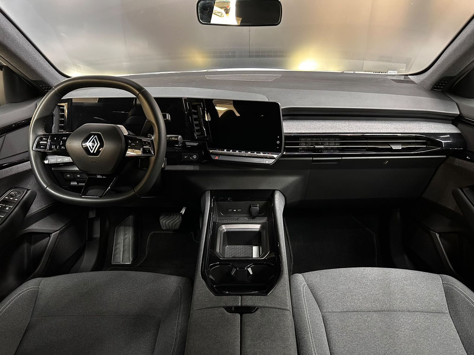 Fahrzeugabbildung Renault Austral 1.3 TCE Aut Evolut NAVI+LED+SHZ+KAM+ACC+