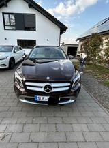 Mercedes-Benz Mercedes GLA 250 Panorama Kamera SHZ Navi AHK - Mercedes-Benz Gebrauchtwagen Privatanbieter