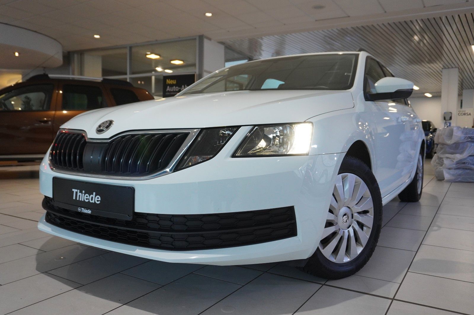 Fahrzeugabbildung SKODA Octavia COMBI 1.0 TSI ACTIVE LED/SHZ/PDC/DAB+