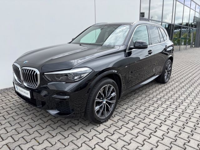 BMW X5 — hlavná fotografia