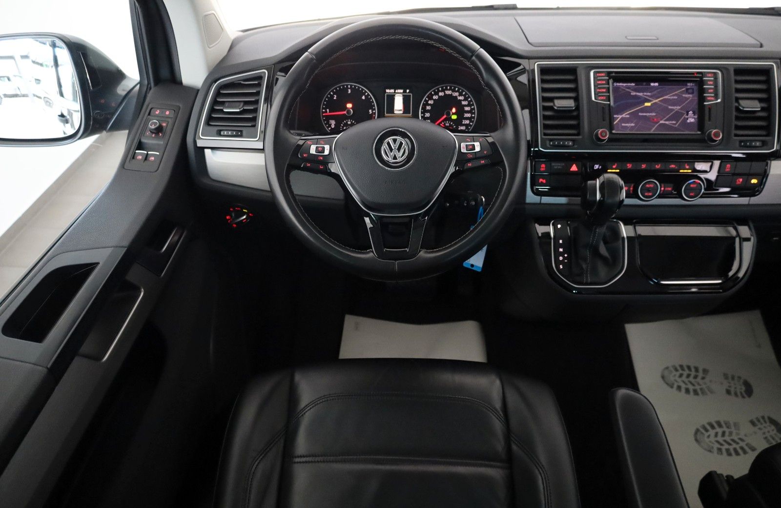 Fahrzeugabbildung Volkswagen T6 Multivan Generation Six 4M Leder,ACC,LED,AHK