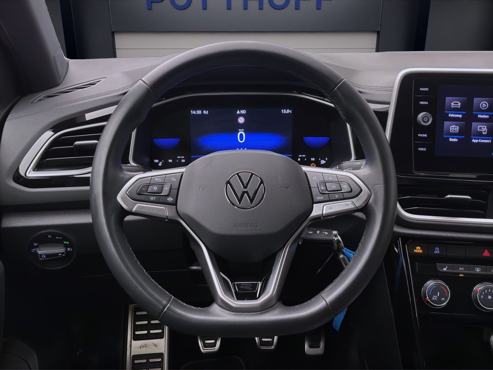 Volkswagen T-Roc - Bild 12