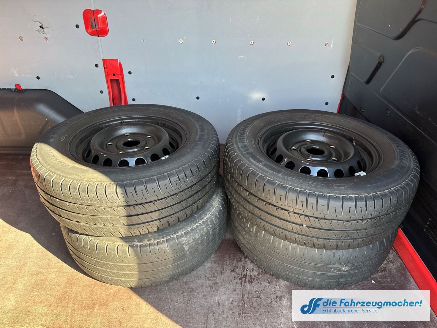 Fahrzeugabbildung Ford Transit Kasten 350 L2 Trend 2.0 TDCi DPF