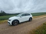 Volkswagen Tiguan 2.0 TSI R-Line 4MOTION AHK - Volkswagen Gebrauchtwagen in Regensburg