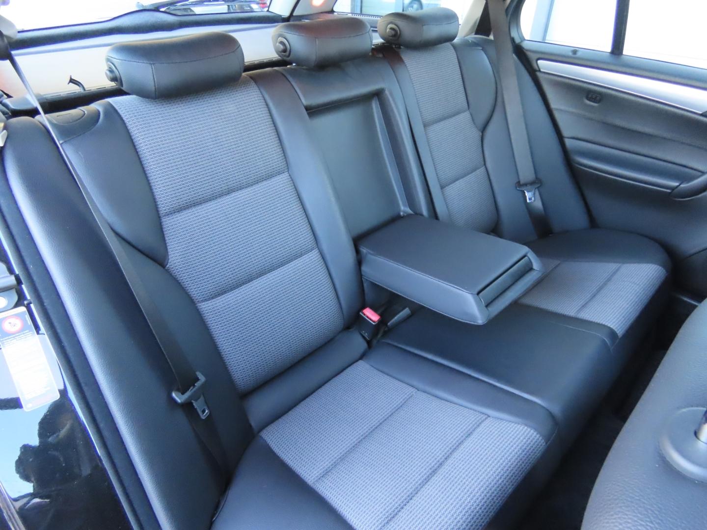 Mercedes-Benz C180 2004 — photo 22