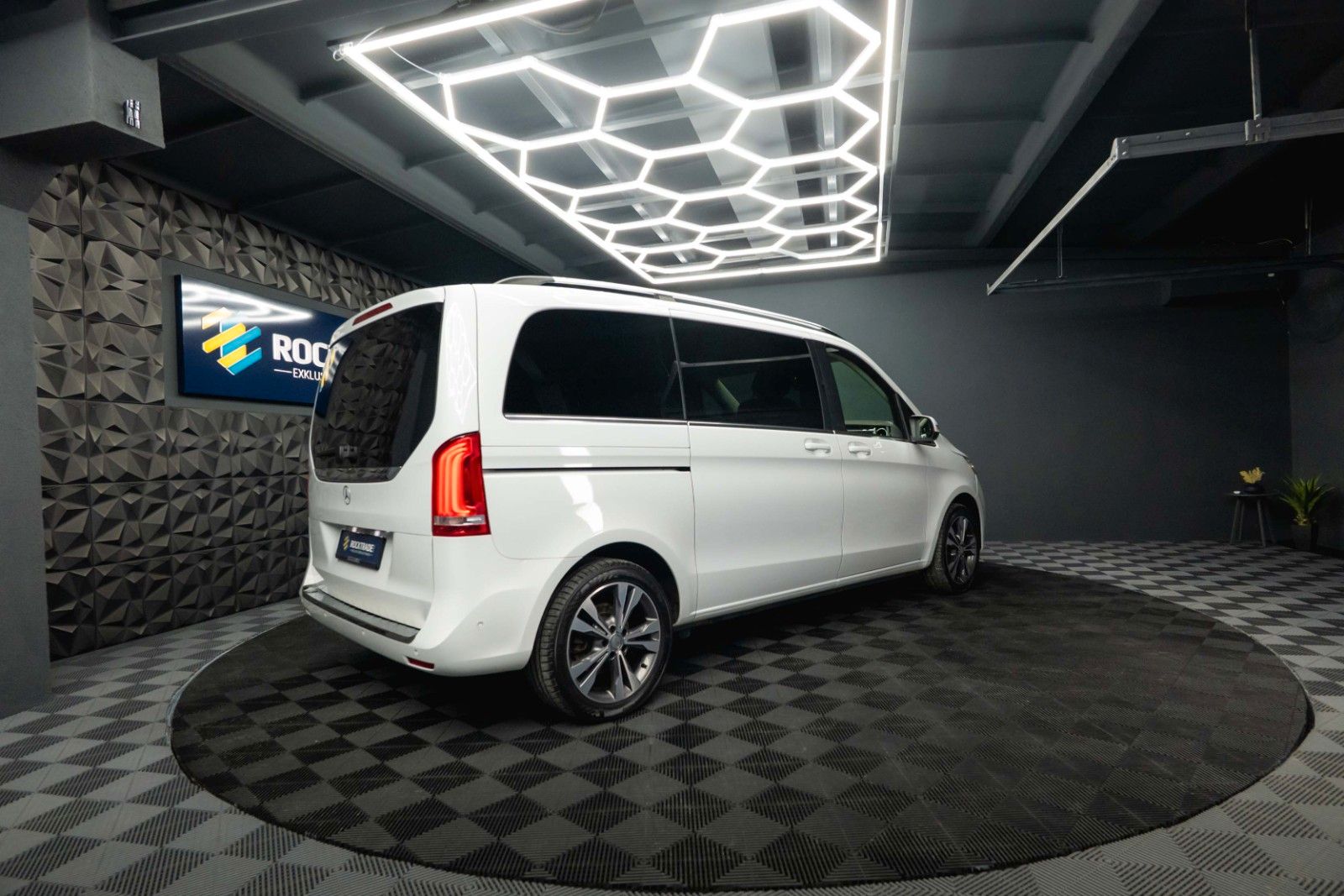 Fahrzeugabbildung Mercedes-Benz V 250 CDI AVANTGARDE EDITION 4MATIC | LED | 19%