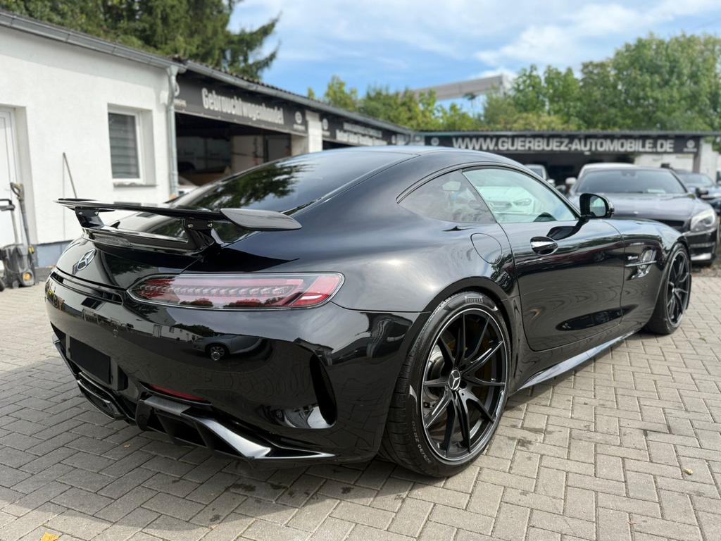 Mercedes-Benz AMG GT R