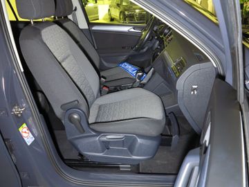 Volkswagen Tiguan - 11