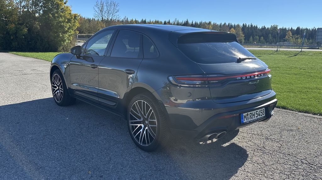 PORSCHE Macan 2023