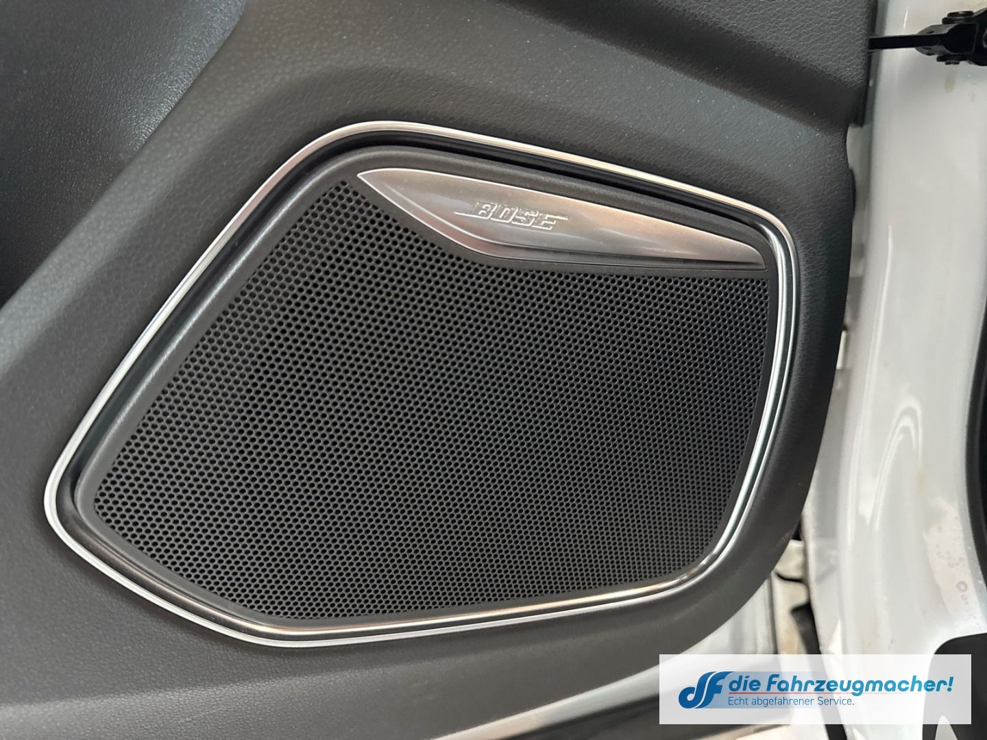 Fahrzeugabbildung Audi Q3 sport quattro S line S-line Sportpaket El. Pa