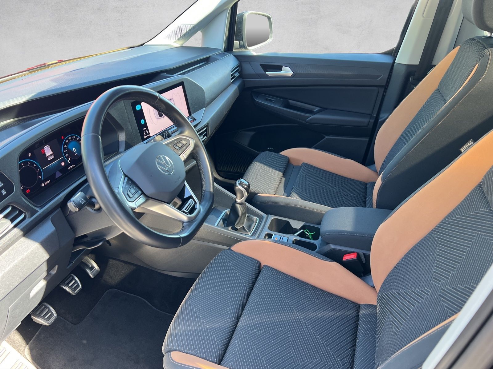 Caddy PanAmericana 1.5 TSI AHK*Navi*Pano**GRA