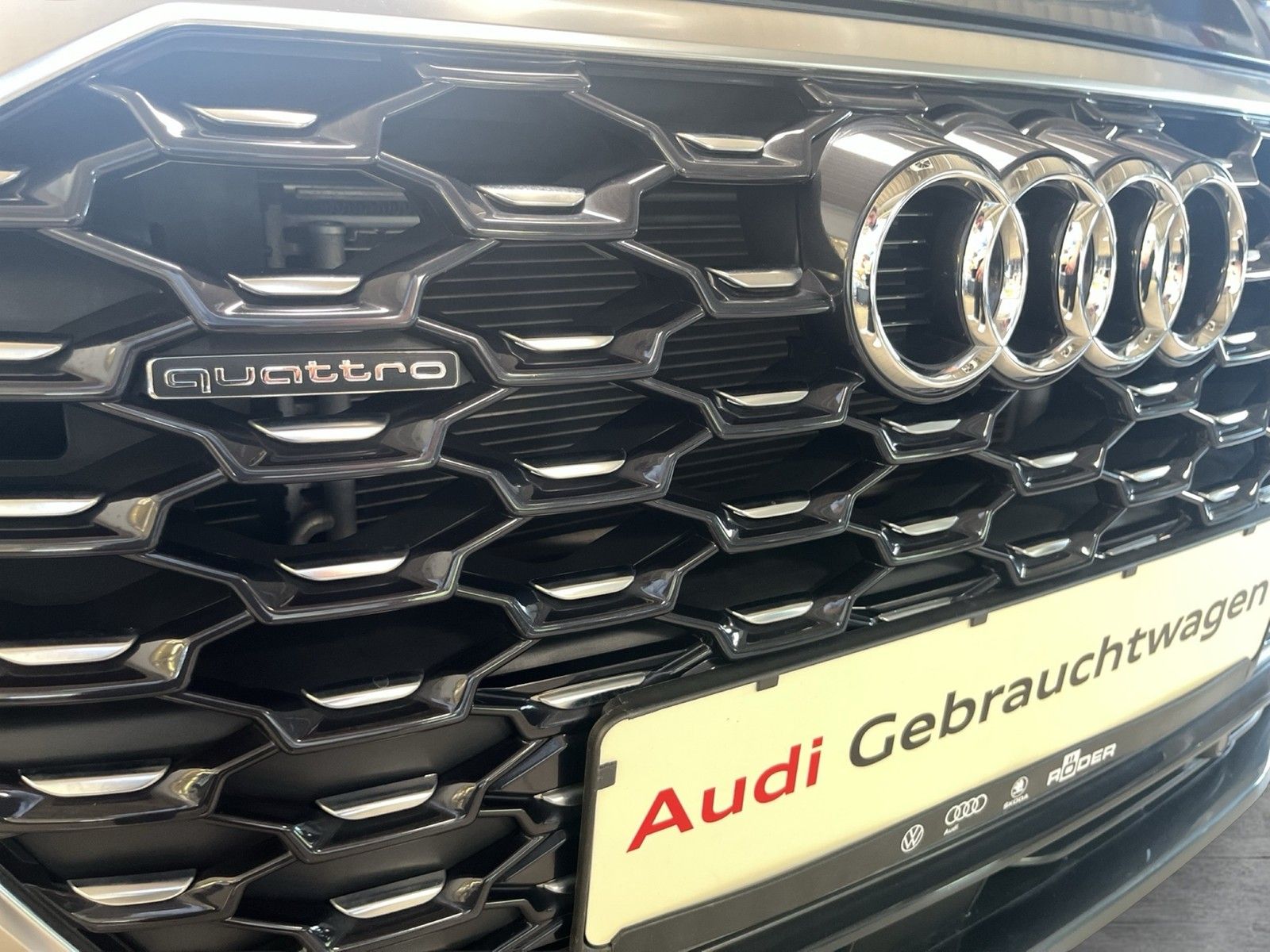Audi Q3 Sportback 40 TFSI  S line AHK Kamera Navi foto 14