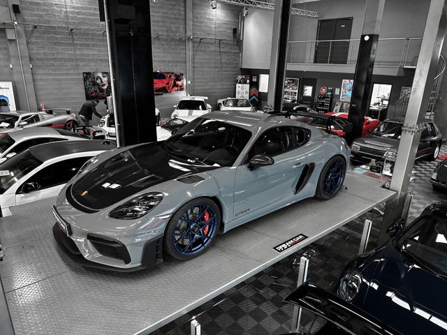 PORSCHE Cayman GT4 RS