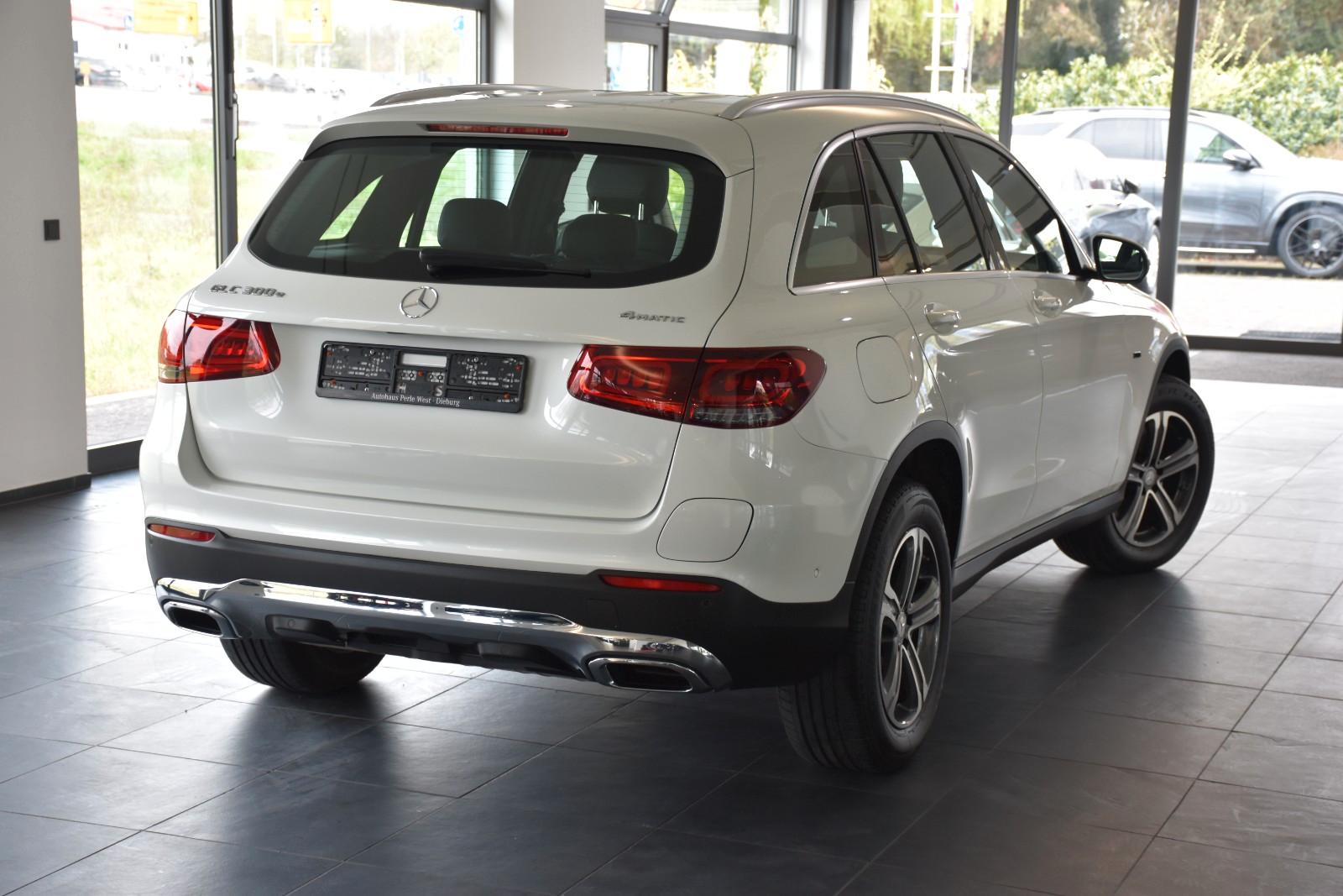 Mercedes-Benz GLC 300 e 4Matic 9G AMG LINE INT"PANO"AHK"LED"