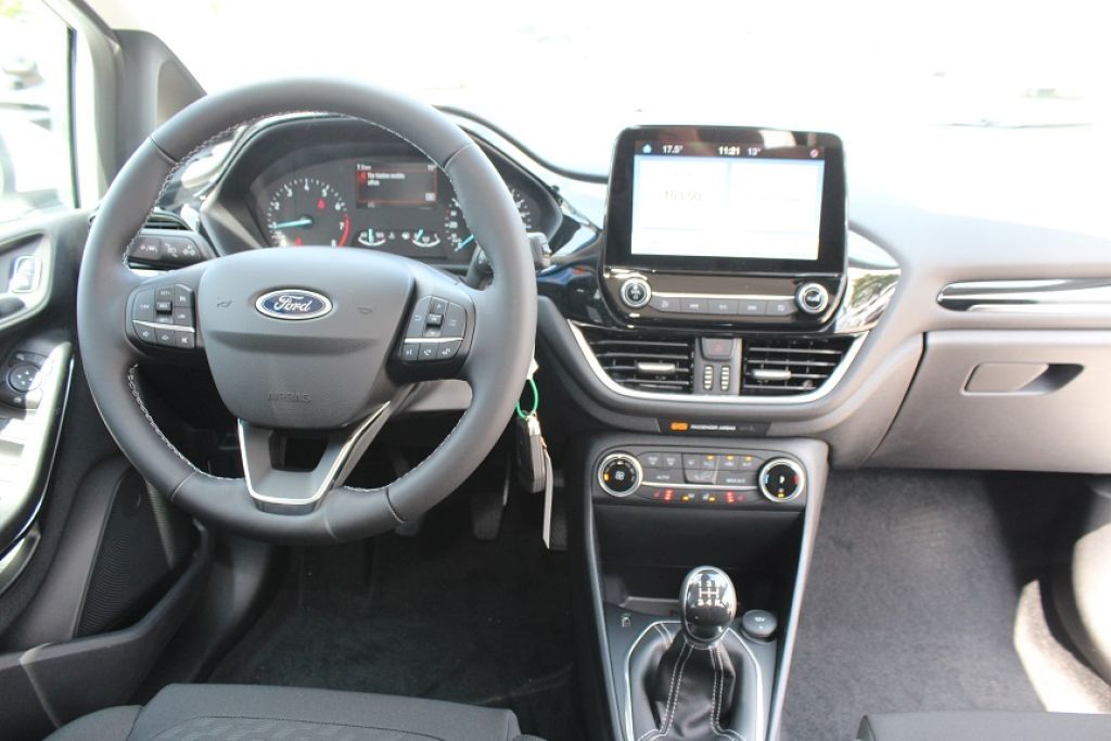Fahrzeugdetailseite 8 Fahrzeugabbildung Ford Fiesta TITANIUM