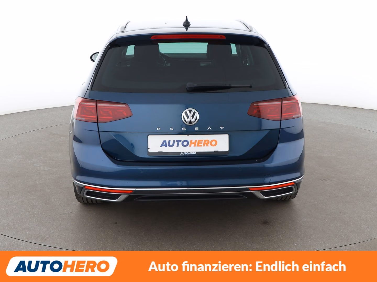 Volkswagen Passat 2.0 TSI Elegance Aut.*NAVI*PDC*SHZ*