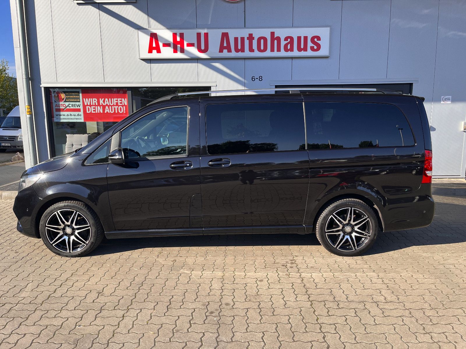 Fahrzeugabbildung Mercedes-Benz V 250 Edition lang AMG-Line