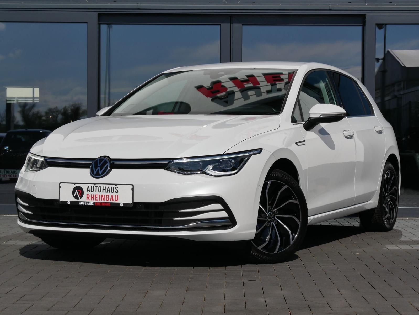 Volkswagen Golf VIII 2.0 TSI Style HEAD-UP MATRIX R-KAMERA