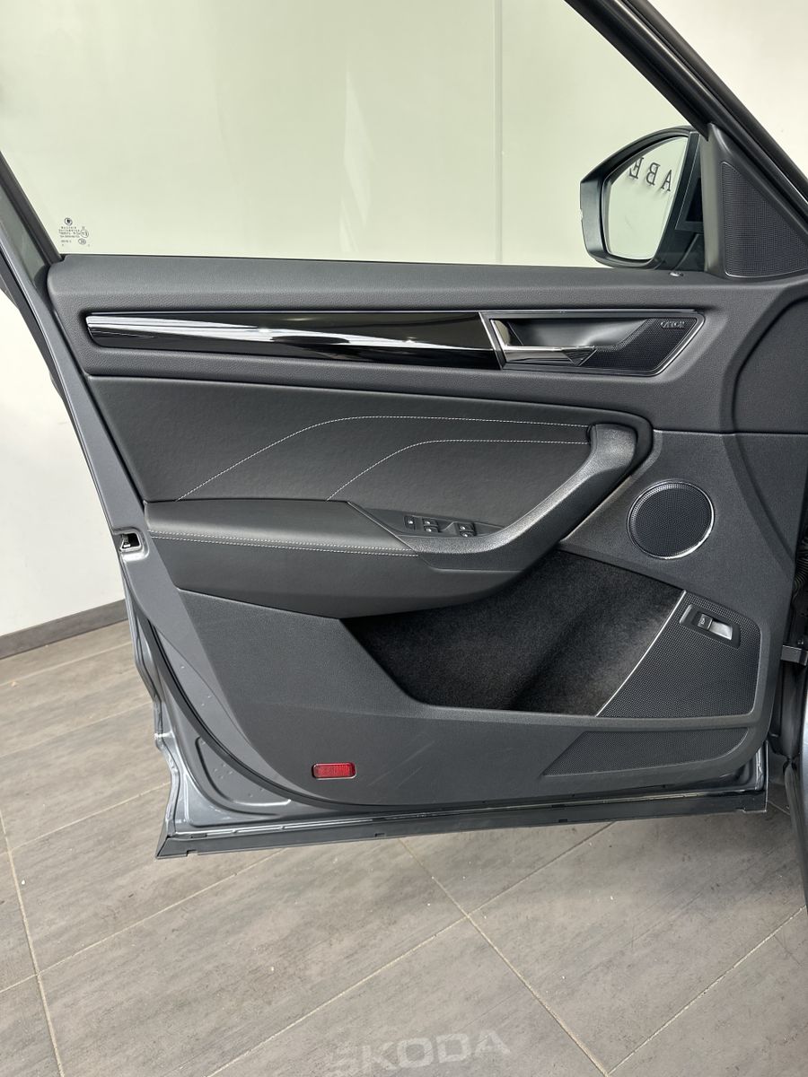 Fahrzeugabbildung SKODA Kodiaq L&K NAV+MATRIX+PANO+ACC+360°+19ZO+CARPLAY