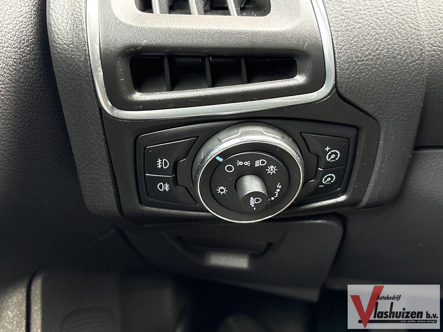 Ford Focus 2012 — photo 20