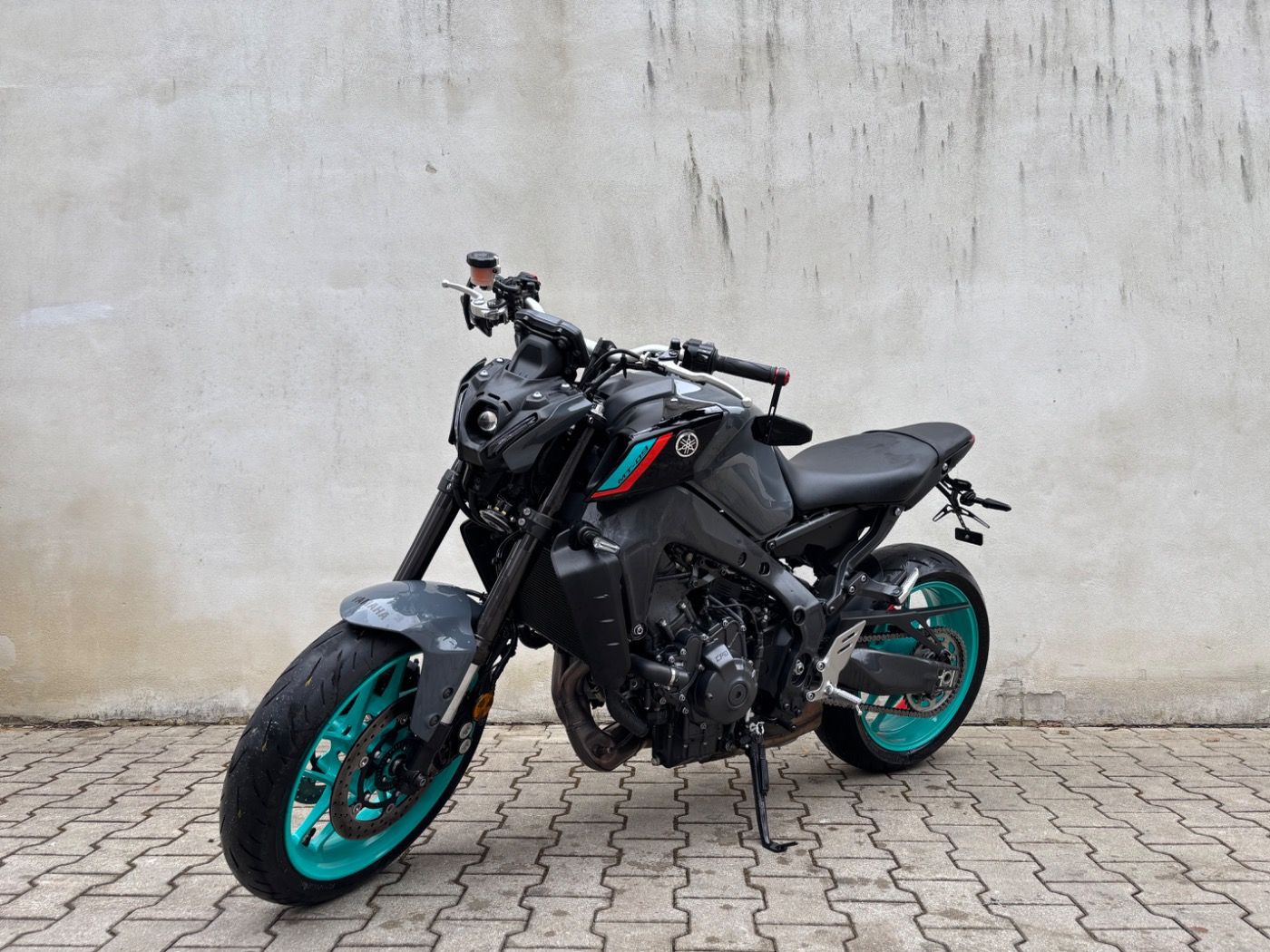 Fahrzeugabbildung Yamaha MT 09 35 KW kurzer Kennzeichenhalter Lenkerendsp