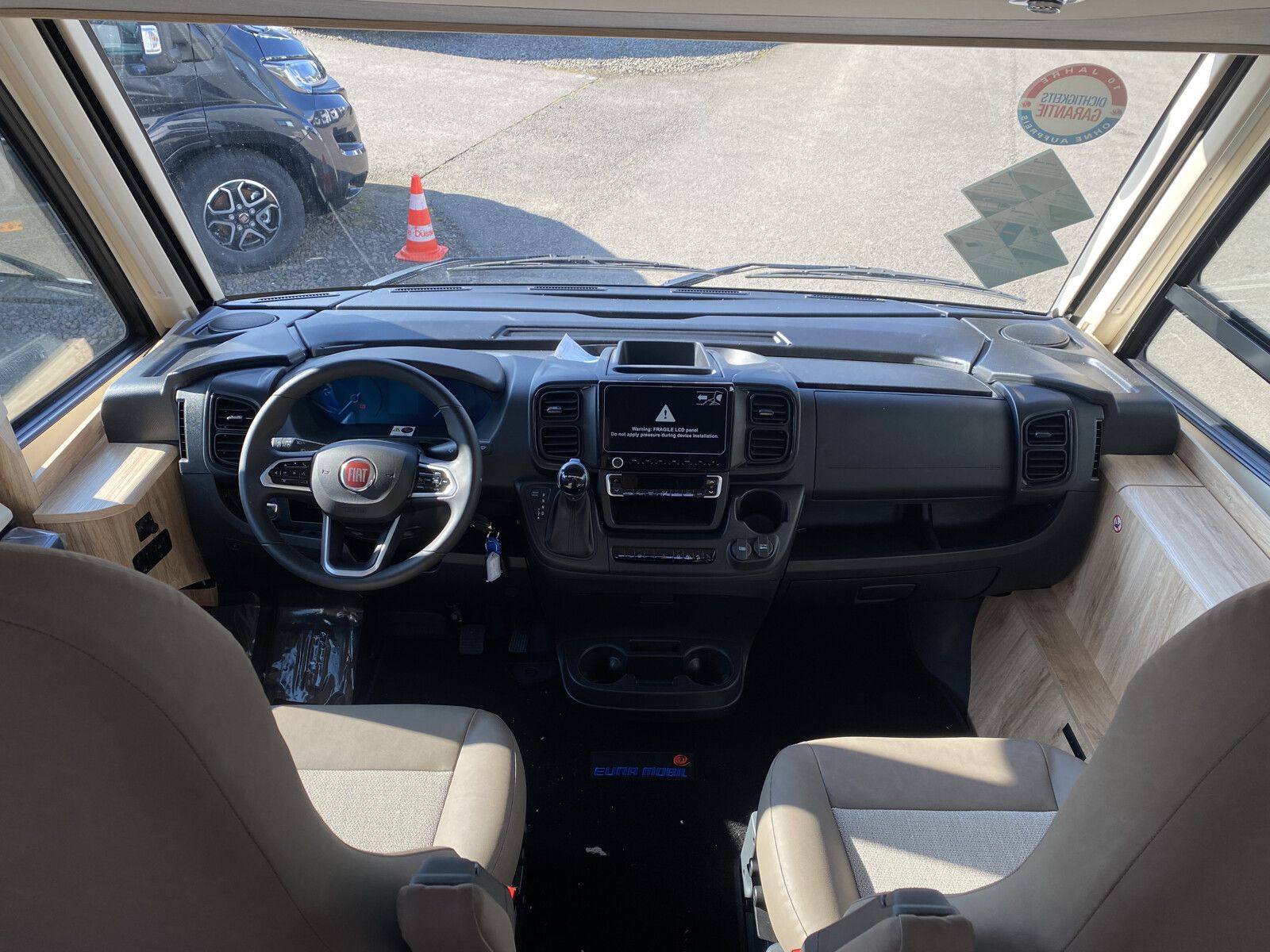 Fahrzeugabbildung Eura Mobil Integra Line IL 695 LF Mondial Plus, Autom.