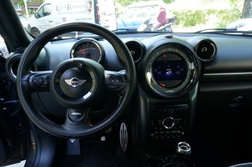 Fahrzeugabbildung MINI JOHN_COOPER_WORKS Countryman  Pano / 4x4
