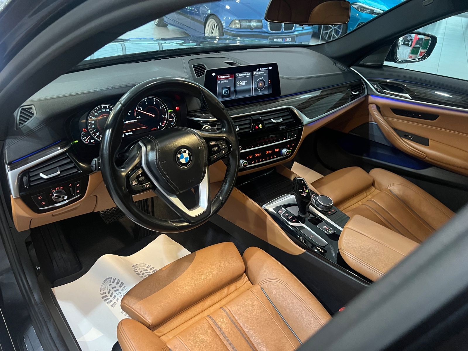 Fahrzeugabbildung BMW 530 d Lim. Luxury Line M Sport optik
