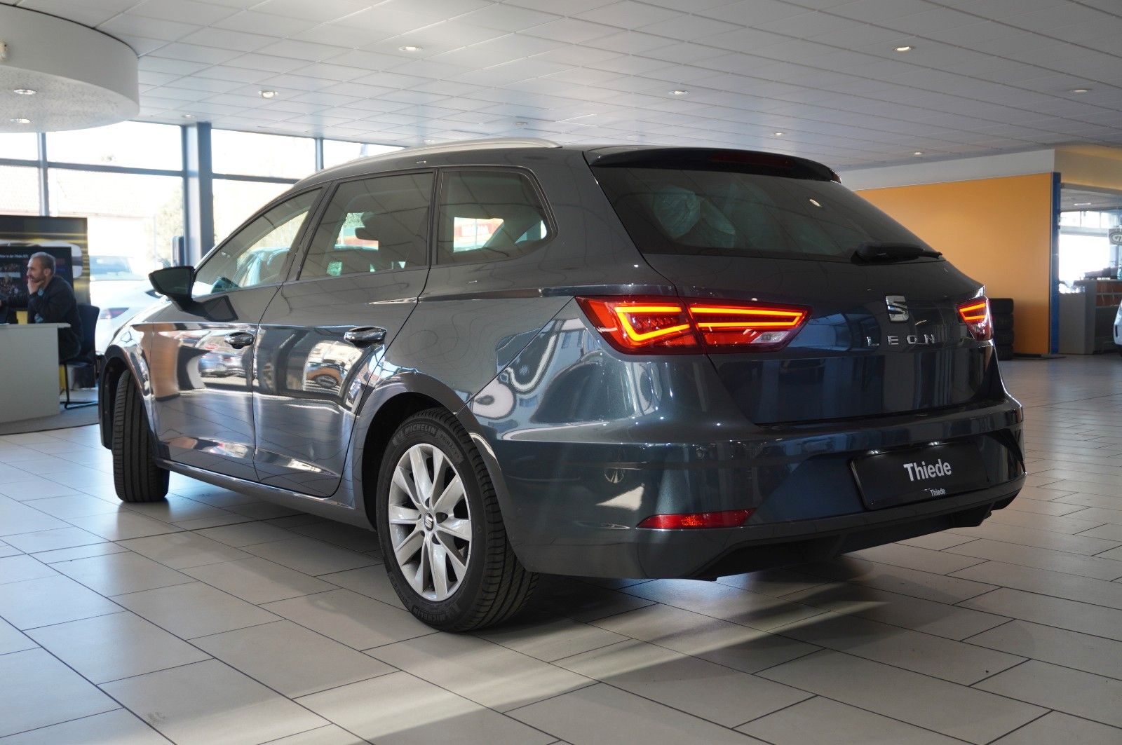 Fahrzeugabbildung SEAT Leon ST 1.6 TDI STYLE DSG NAVI/LED/KAMERA/SH/AHK